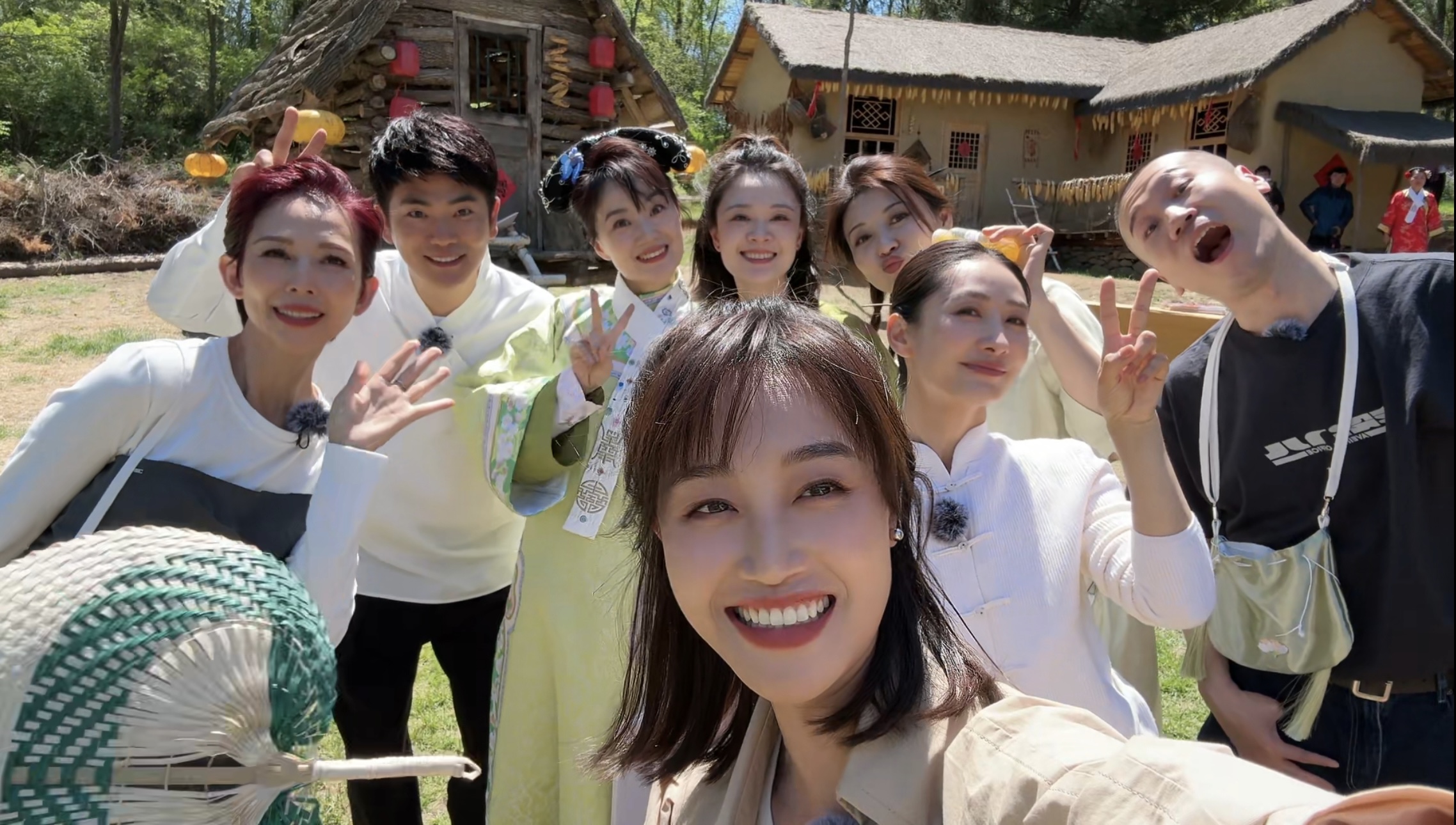 《甄嬛傳》隔14年娘娘們齊聚！朧月公主長大了「對比照曝光」全場認不出